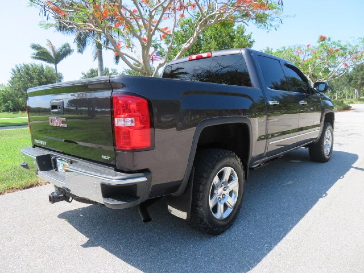 2014 /Black GMC Sierra 1500 SLT Crew Cab 2WD (3GTP1VEC2EG) with an 5.3L V8 OHV 16V engine, 6-Speed Automatic transmission, located at 4301 Oak Circle #19, Boca Raton, FL, 33431, (954) 561-2499, 26.388861, -80.084038 - Photo#13